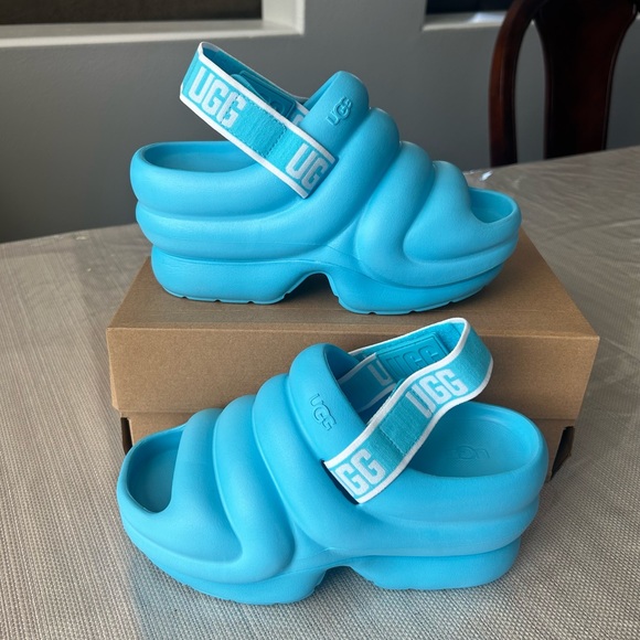 UGG Shoes - UGG AWW YEAH sandal